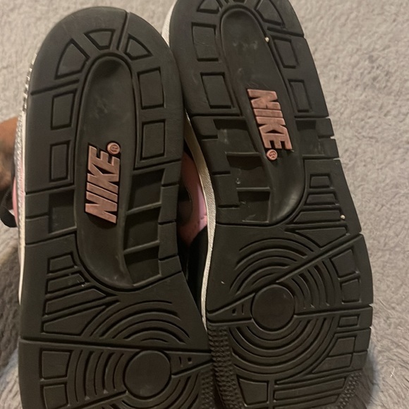 Nike prestige girls sneakers - Picture 3 of 4